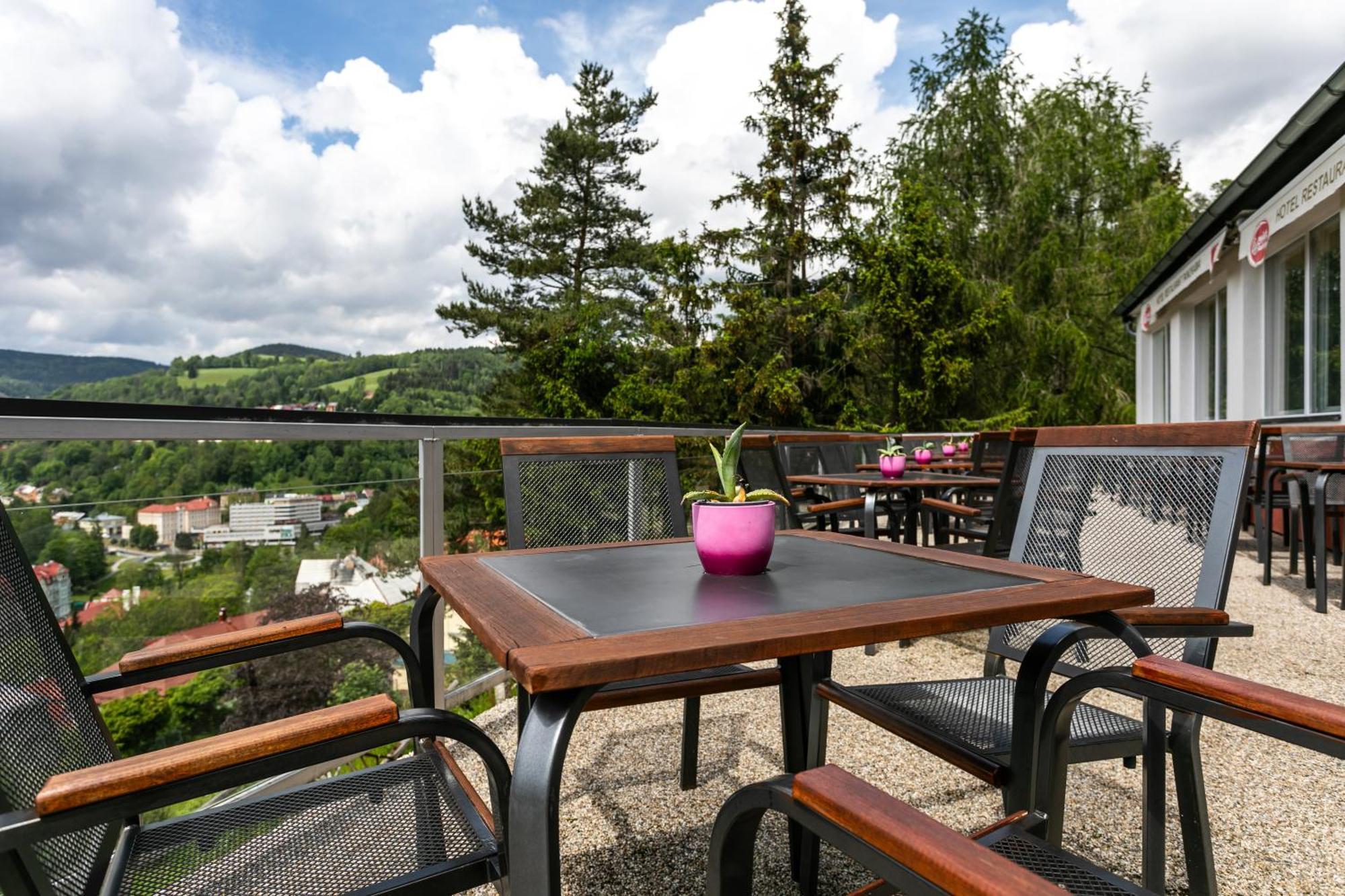 Hotel Panorama Jachymov Ngoại thất bức ảnh